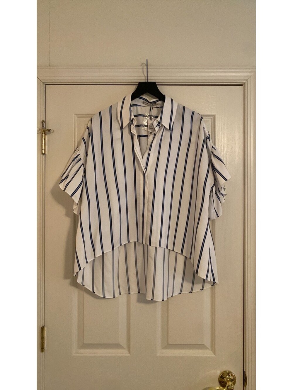 Alice + Olivia Women's Edyth Striped Ruffle high low Blouse Size M